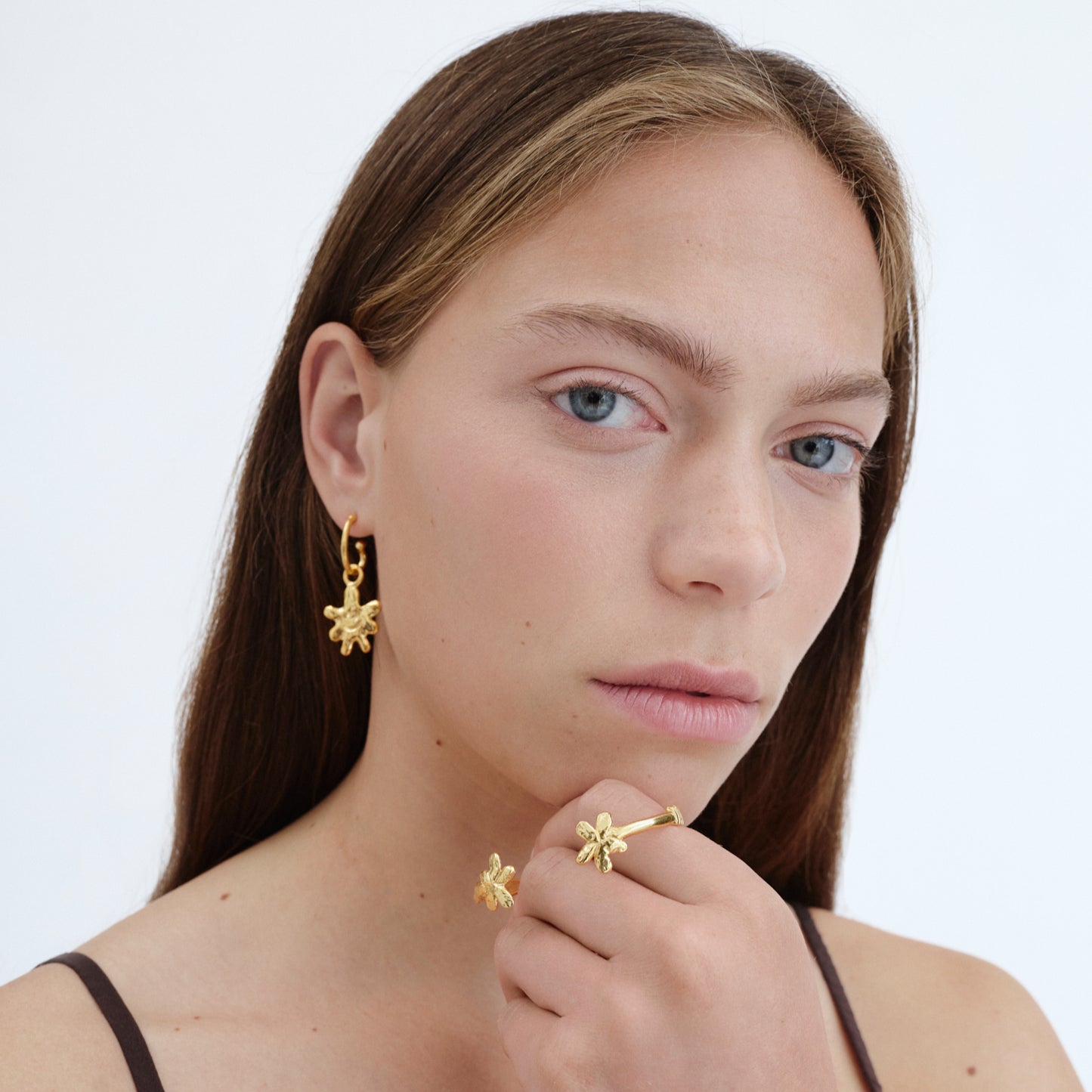 altın kaplama gümüş küpe seti - gülen çiçek image 3