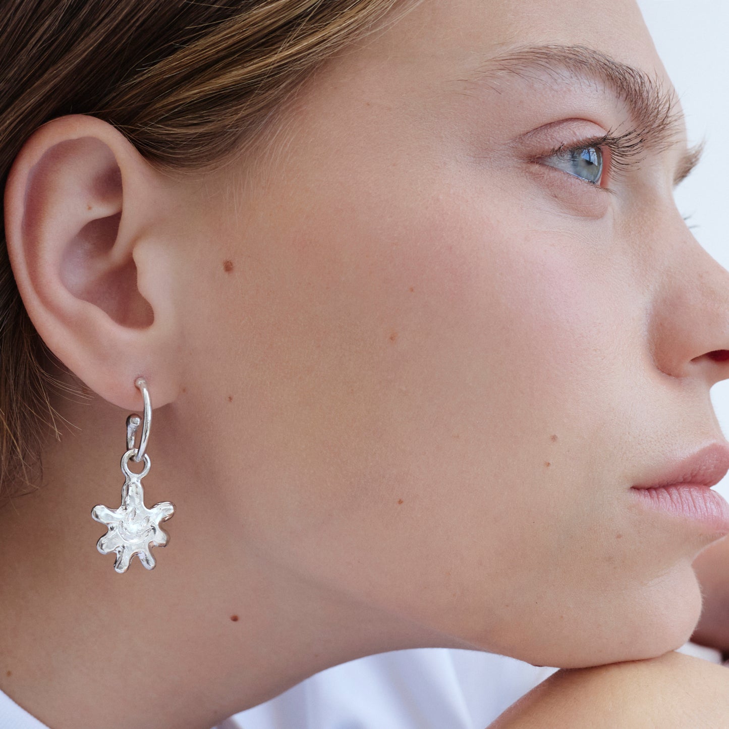 gümüş charm - gülen çiçek image 4