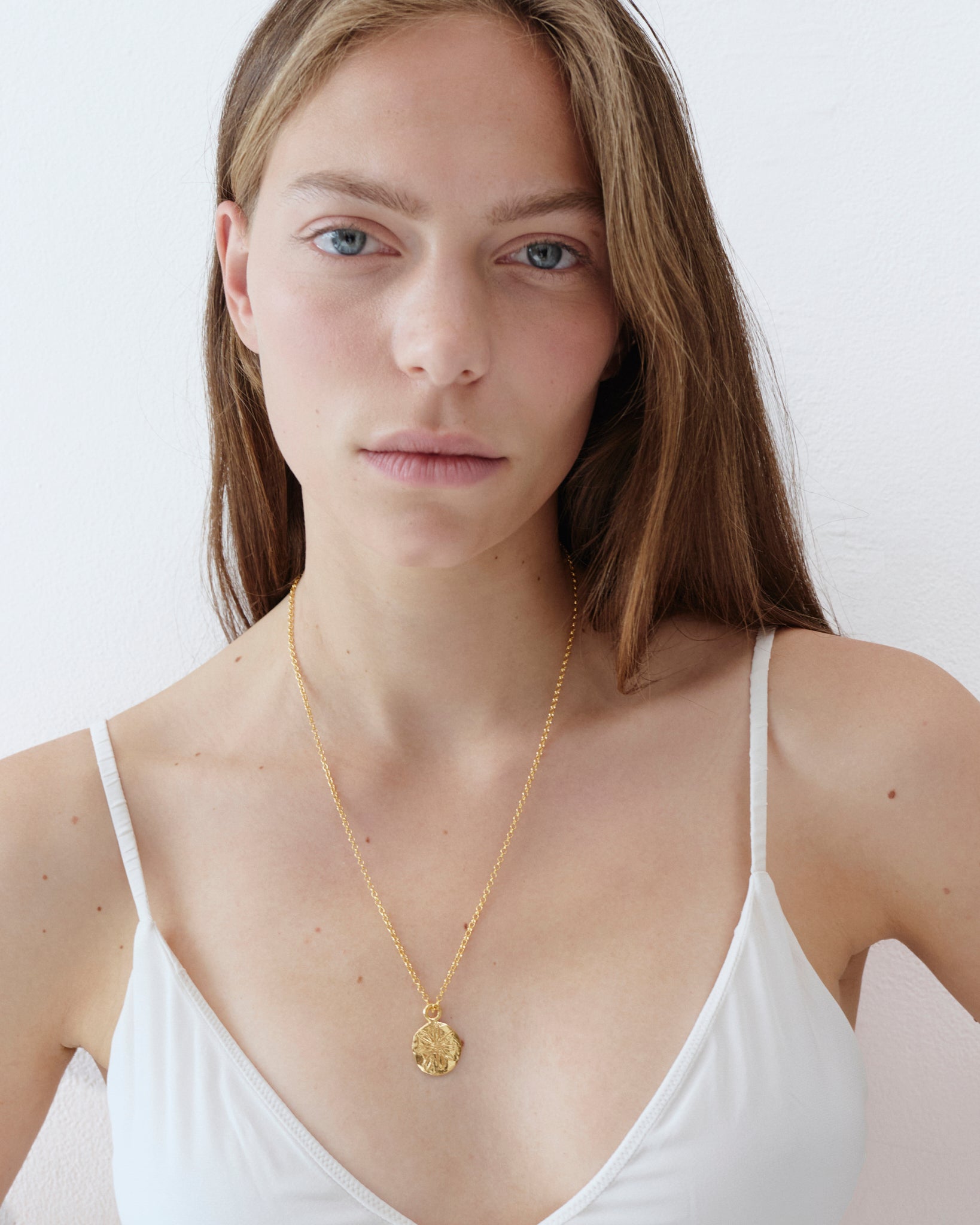 altın kaplama gümüş yuvarlak kolye ucu - dalga ve çiçek image 4