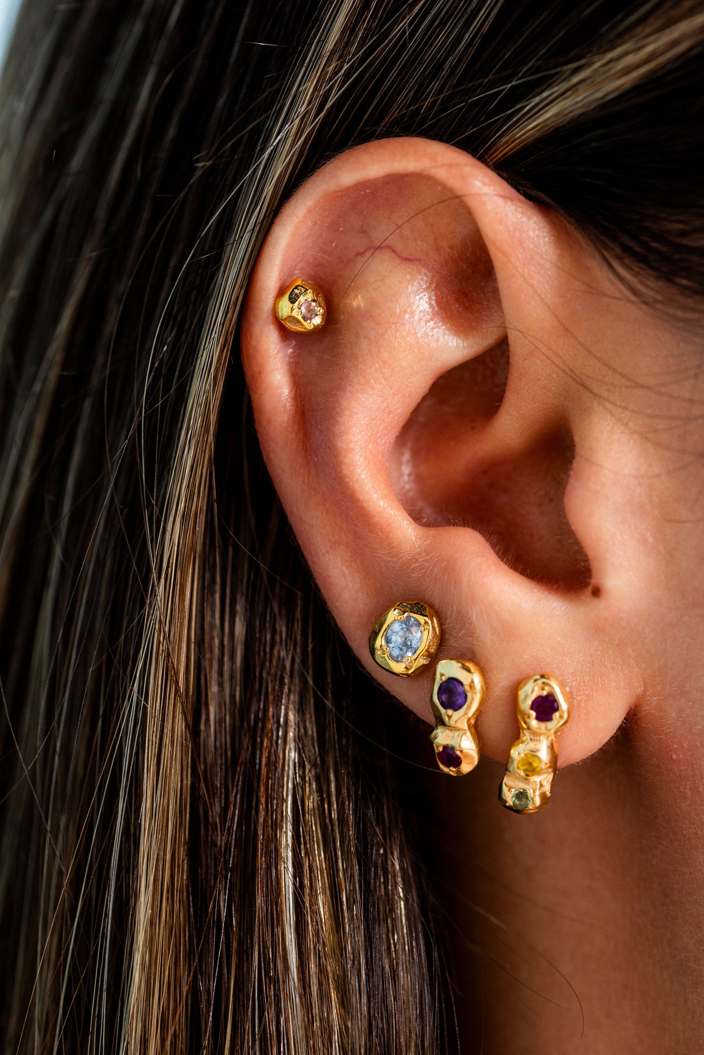 pembe turmalin taşlı altın kaplama gümüş nokta küpe - nourriture image 2