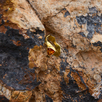 üçgen sitrin taşlı gümüş üzerine altın kaplama yüzük - dalga image 2