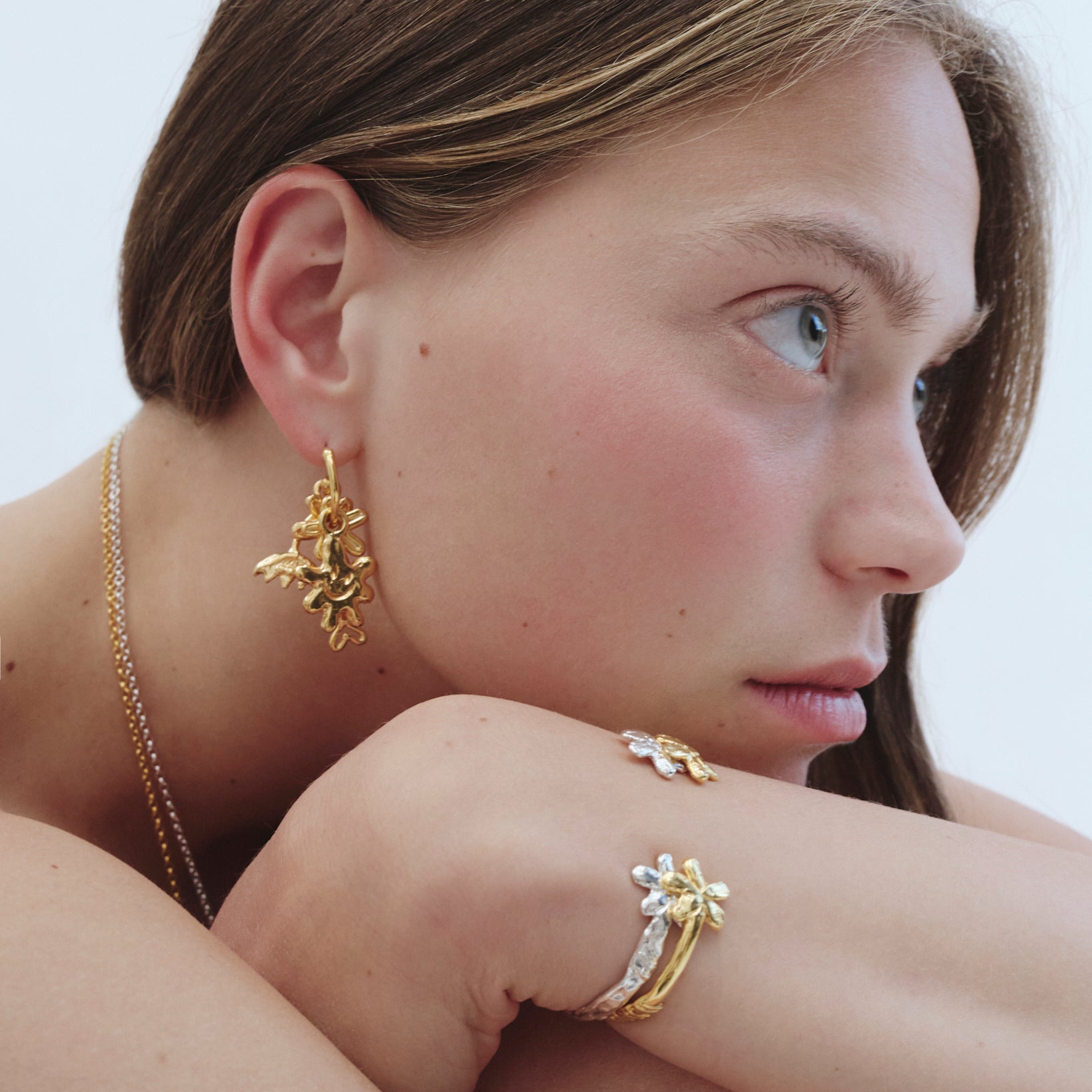 altın kaplama gümüş tek halka küpe - virgül image 4