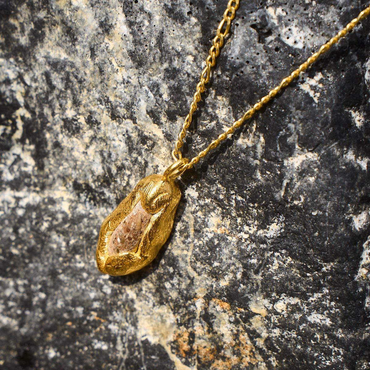 gümüş üzerine altın kaplama taş gömülü kolye - çakıllar image 2